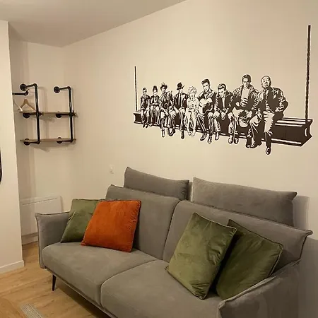 - Renovee De * Provins