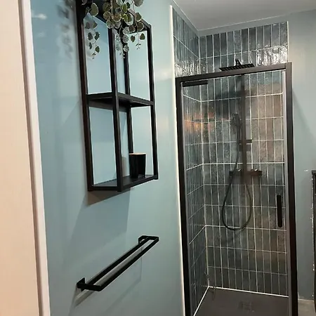 - Renovee De Apartman