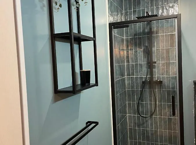 - Renovee De شقة